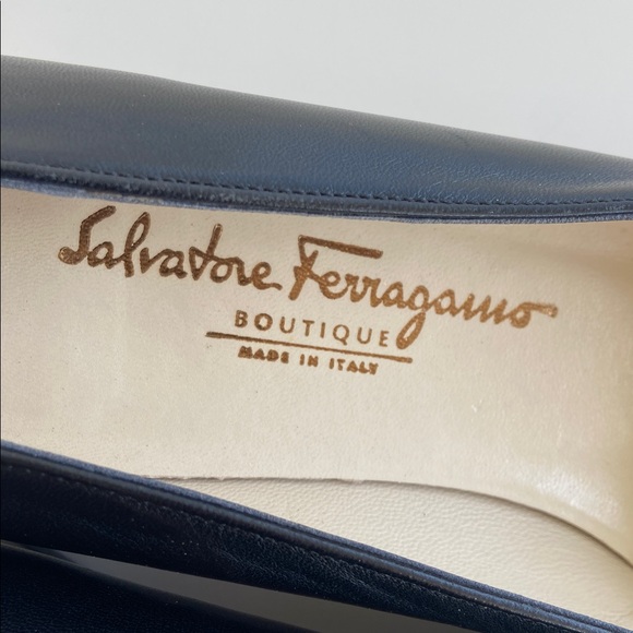 Vintage Salvatore Ferragamo Boutique Black Low Heel Pumps - Picture 8 of 8